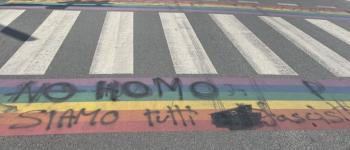 Tags homophobes et croix celtiques dans les rues de Blois