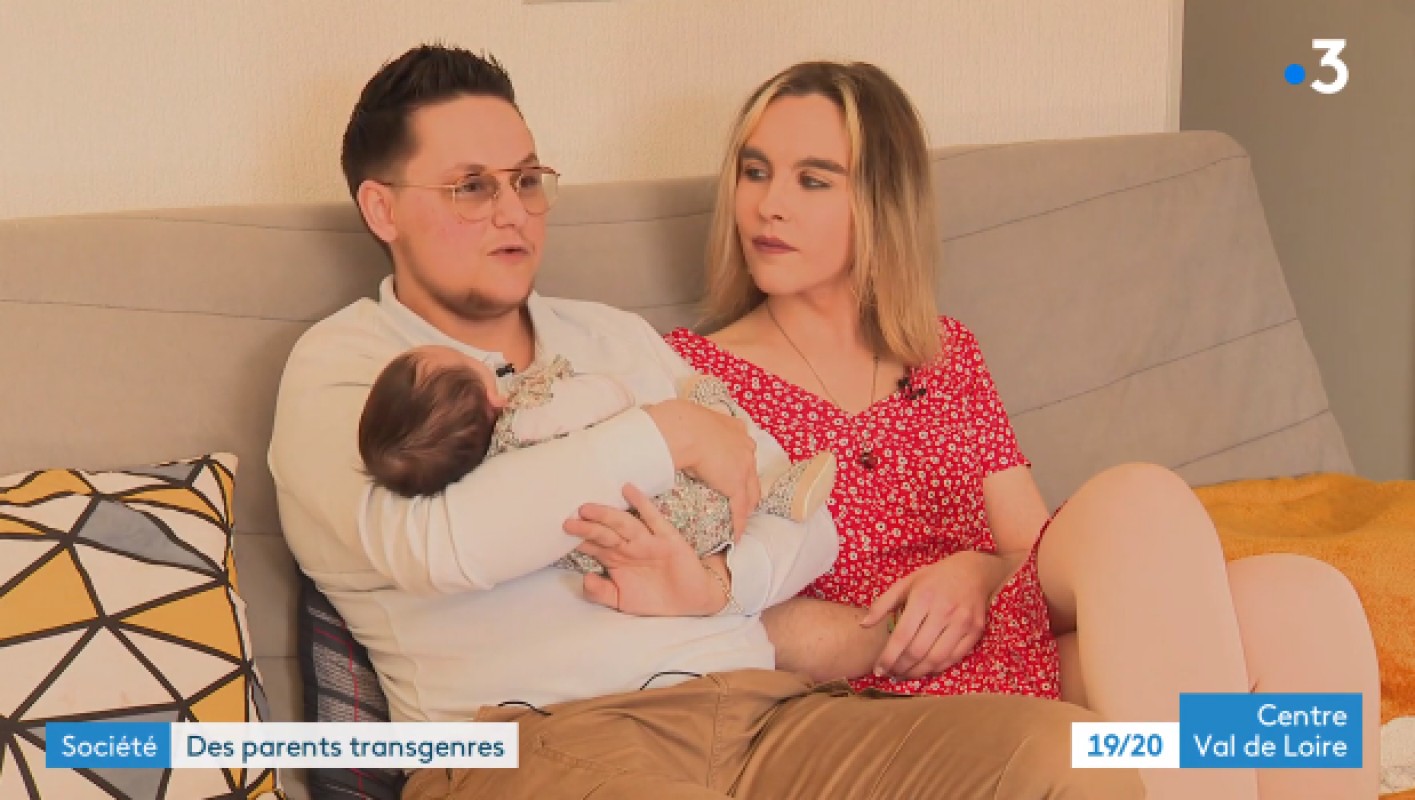 Première en France : un couple transgenre se bat pour la reconnaissance de leur enfant