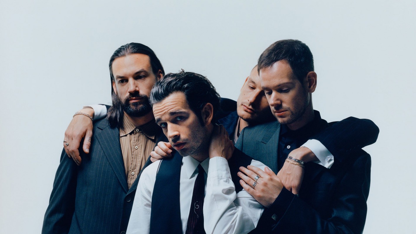 Indonésie : En réponse à des lois anti-LGBT, le groupe The 1975 annule son concert