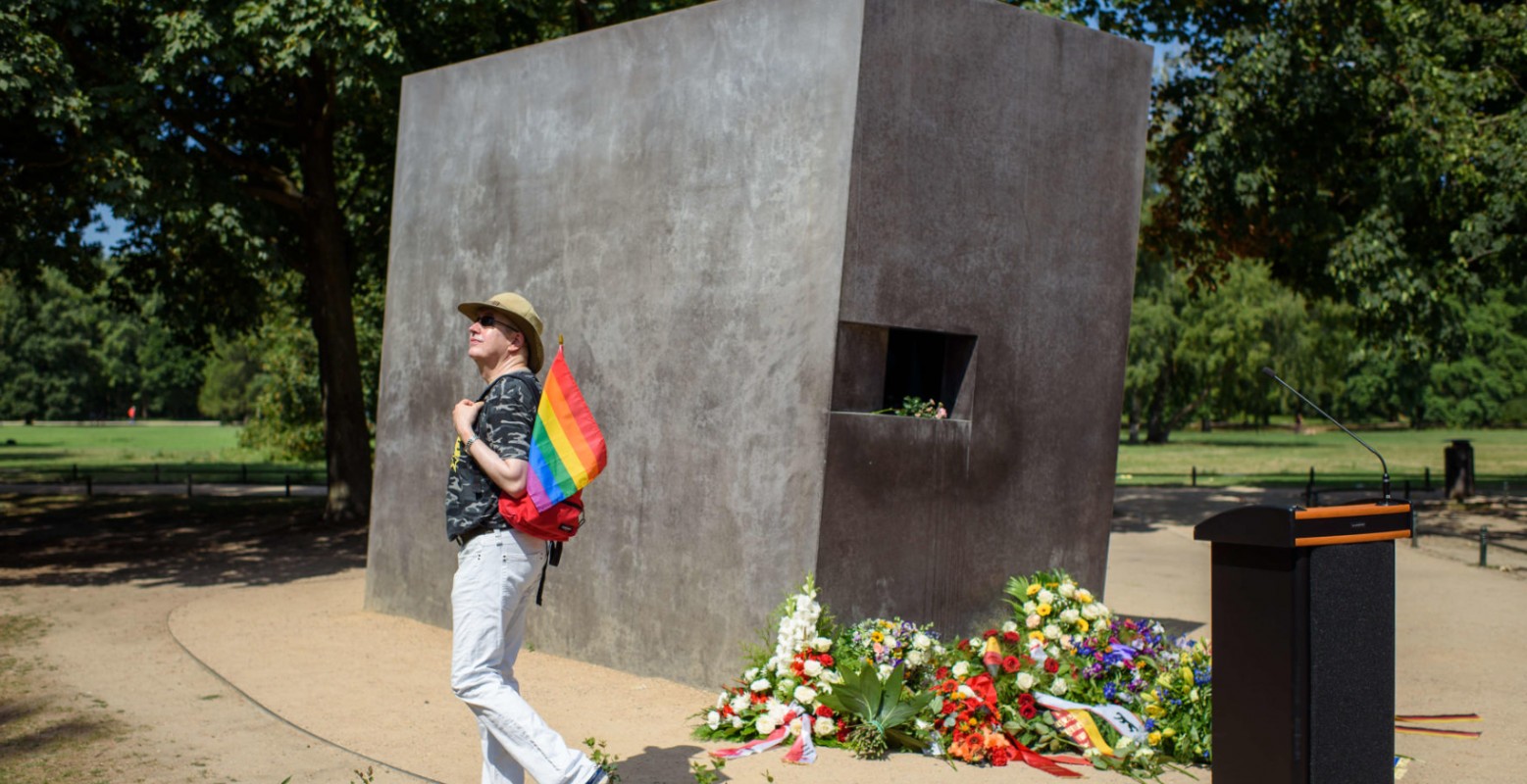 Un monument Gay à Berlin saccagé: le spectre du nazisme refait surface