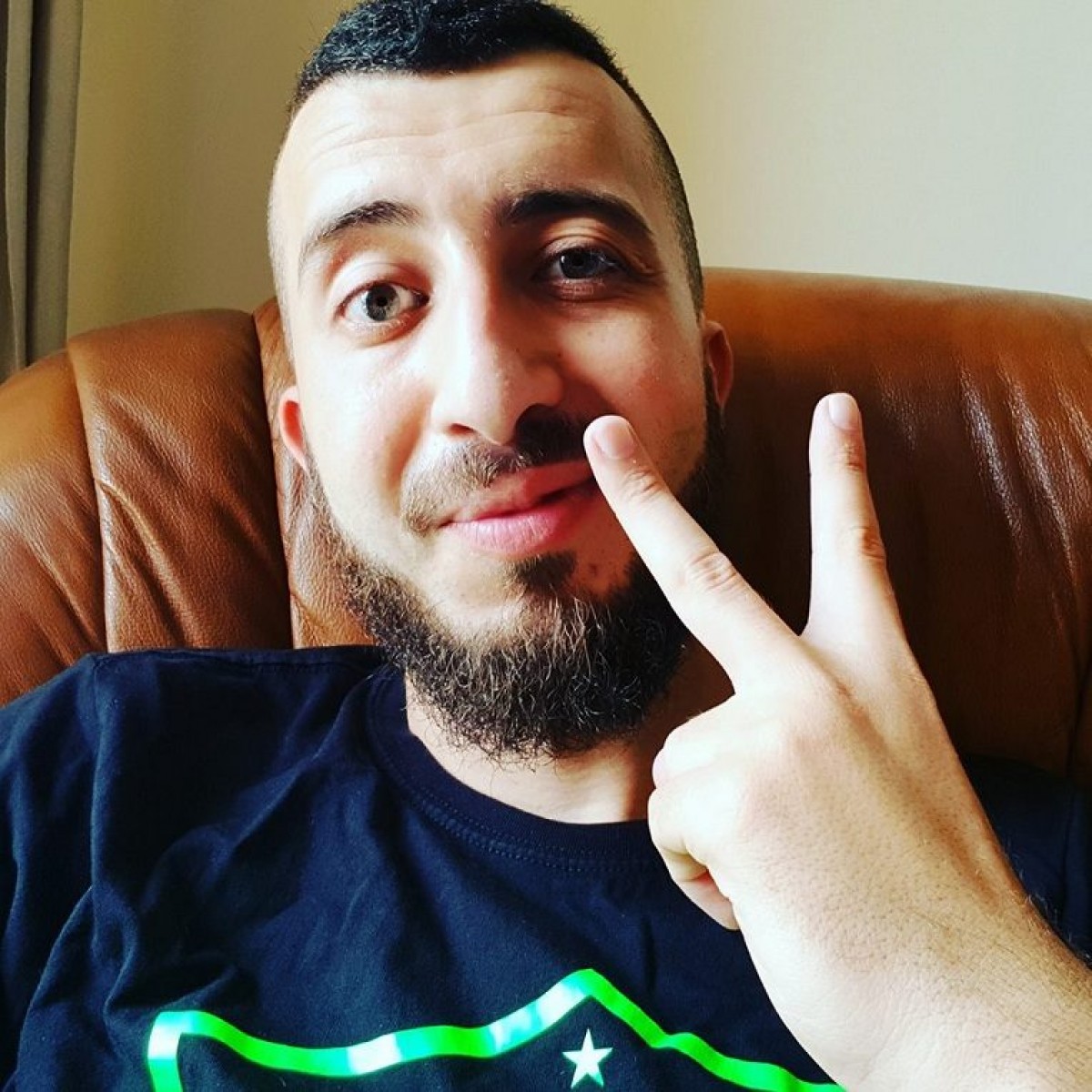 Anes Tina, un youtubeur algérien, veut exterminer les homosexuels
