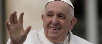 AMEN! Le pape François ouvre la porte à la bénédiction pour les couples homosexuels