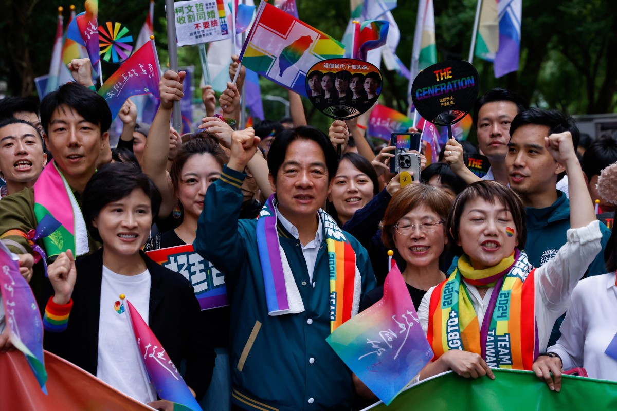 Taïwan : Plus de 100 000 personnes pour la marche des fiertés de Taipei