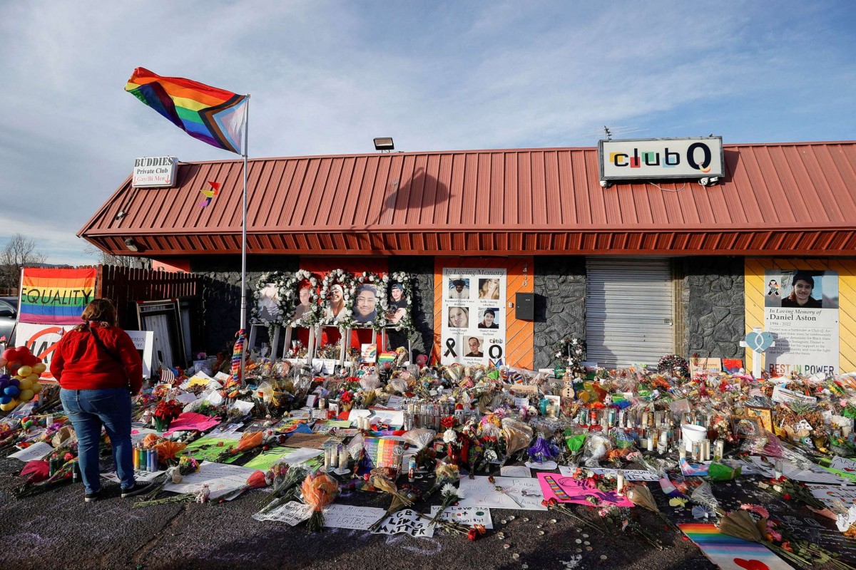 Colorado Springs : que révèle l'affaire du Club Q sur l'homophobie ?