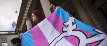 Face à la transphobie dans les soins de santé: Les défis des personnes transgenres en France