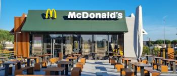 Une femme transgenre attaque McDonald's pour discrimination de genre