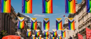 Londres : Un groupe chrétien lance une pétition contre les drapeaux LGBT « moches »