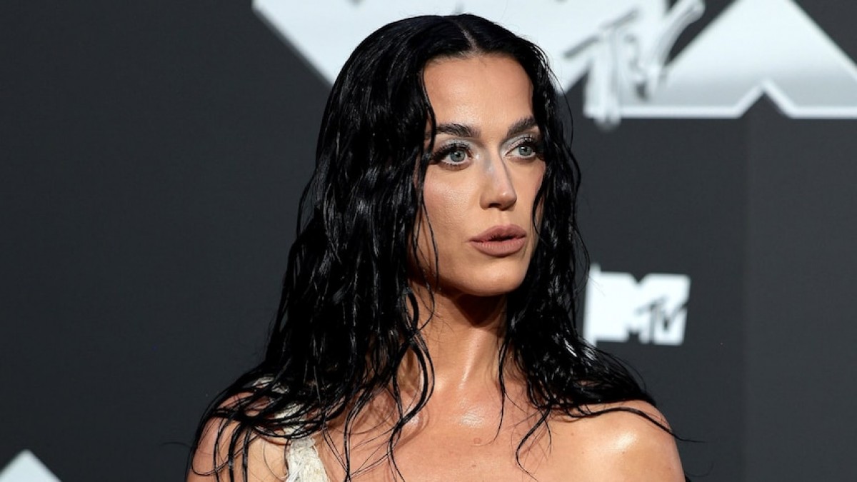 Katy Perry rend hommage à la communauté LGBTQ+ aux VMAs 2024